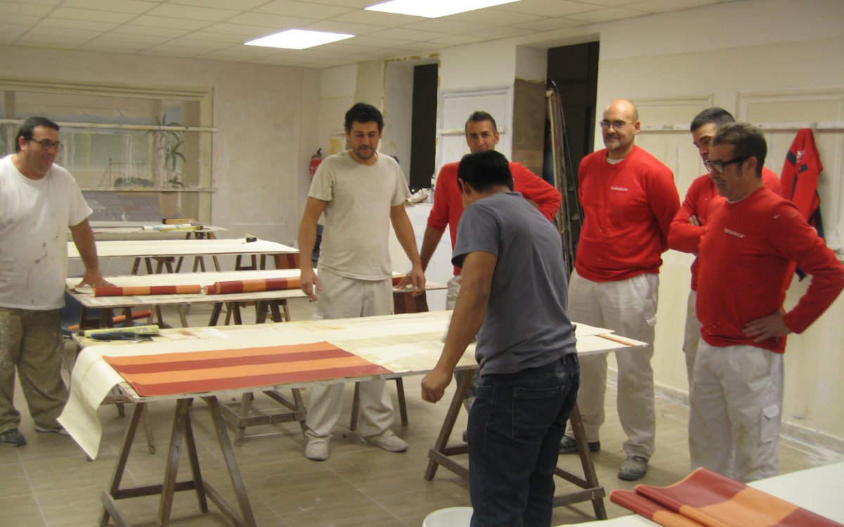 Curs de col·locació de papers pintats